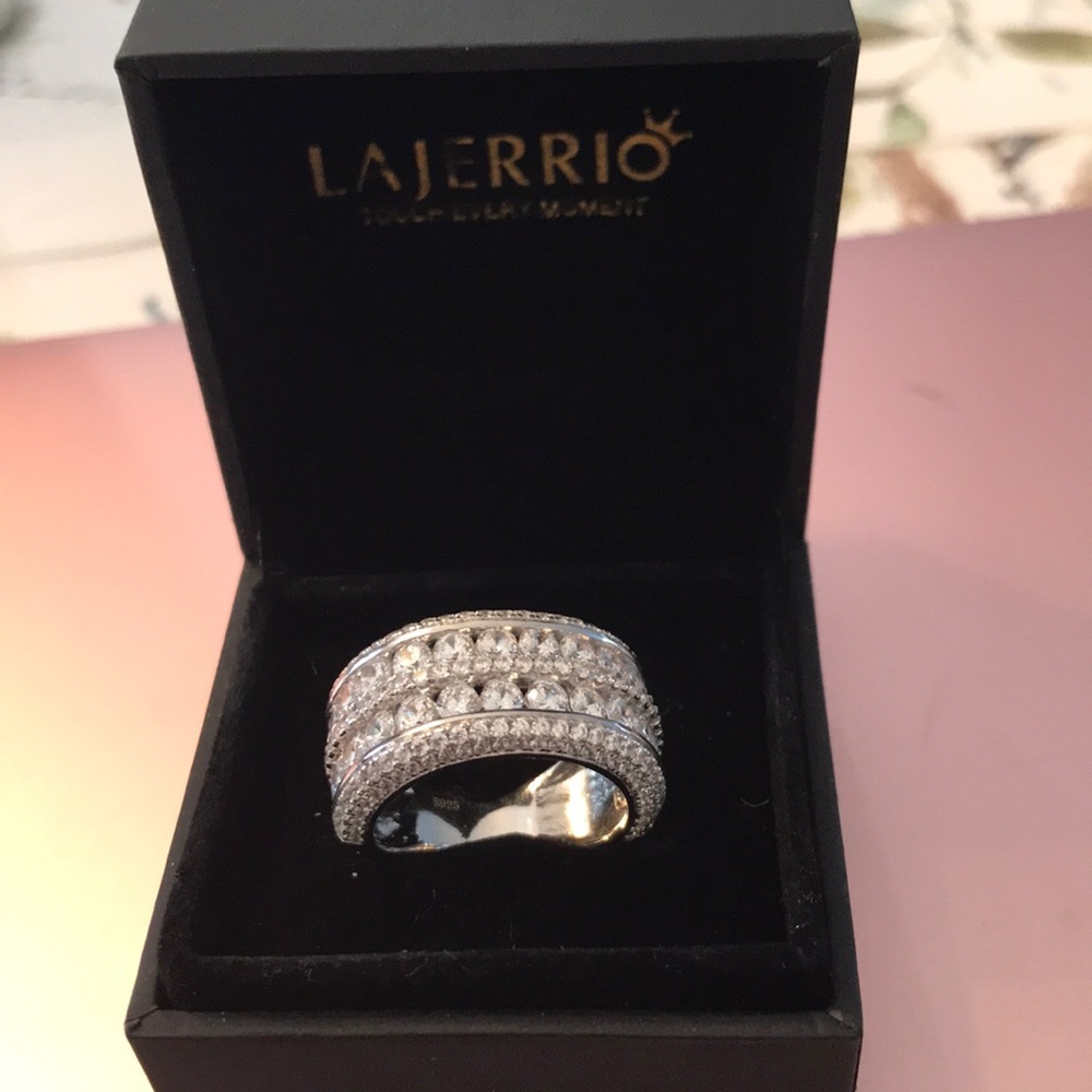 Lajerrio white sapphire bridal band
